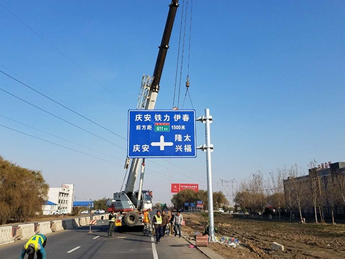 烟台烟台道路护栏网网片该如何进行正确的选购呢？